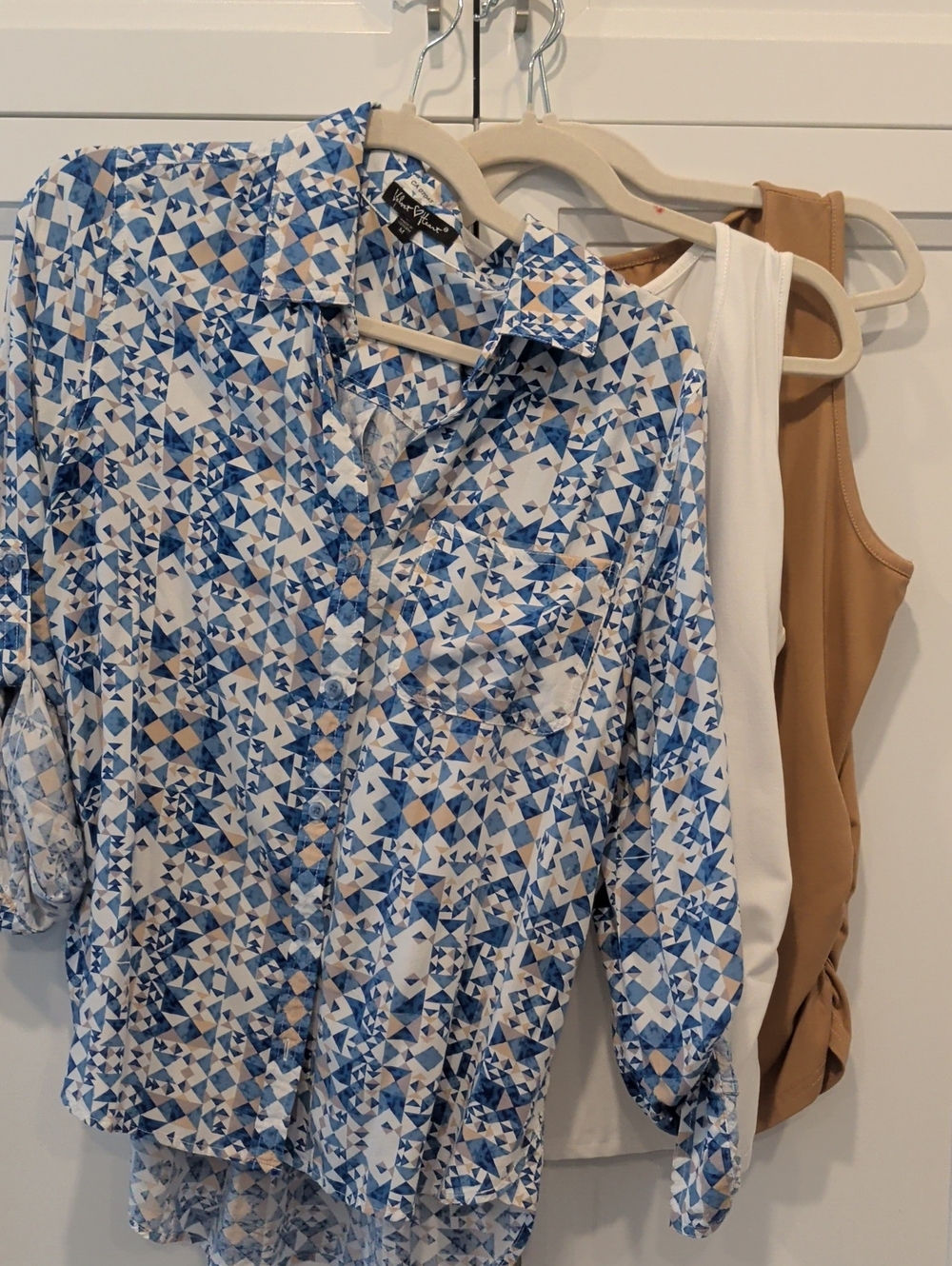 🦋3 Shirt Bundle Size M BNWOT